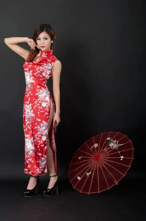 长发美女高开叉旗袍 - 花開有聲 - 花開有聲