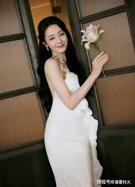 迪丽热巴这身材,内娱谁与争锋!