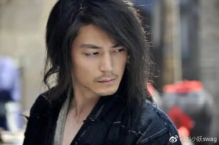 《怪侠一枝梅》里萧正楠能吊打霍建华?