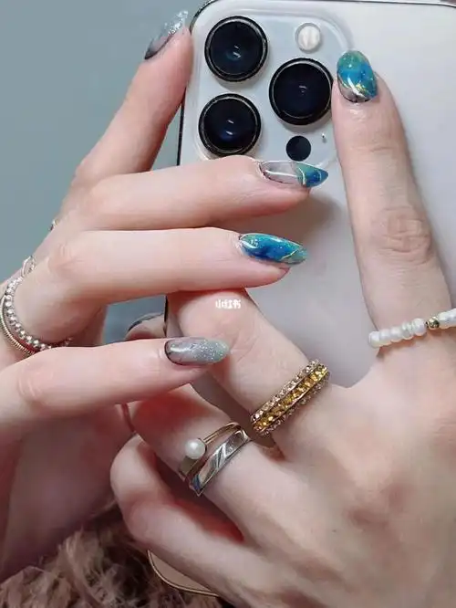 大理石晕染美甲