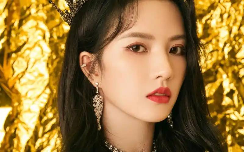 刘些宁暗黑女王写真桌面壁纸