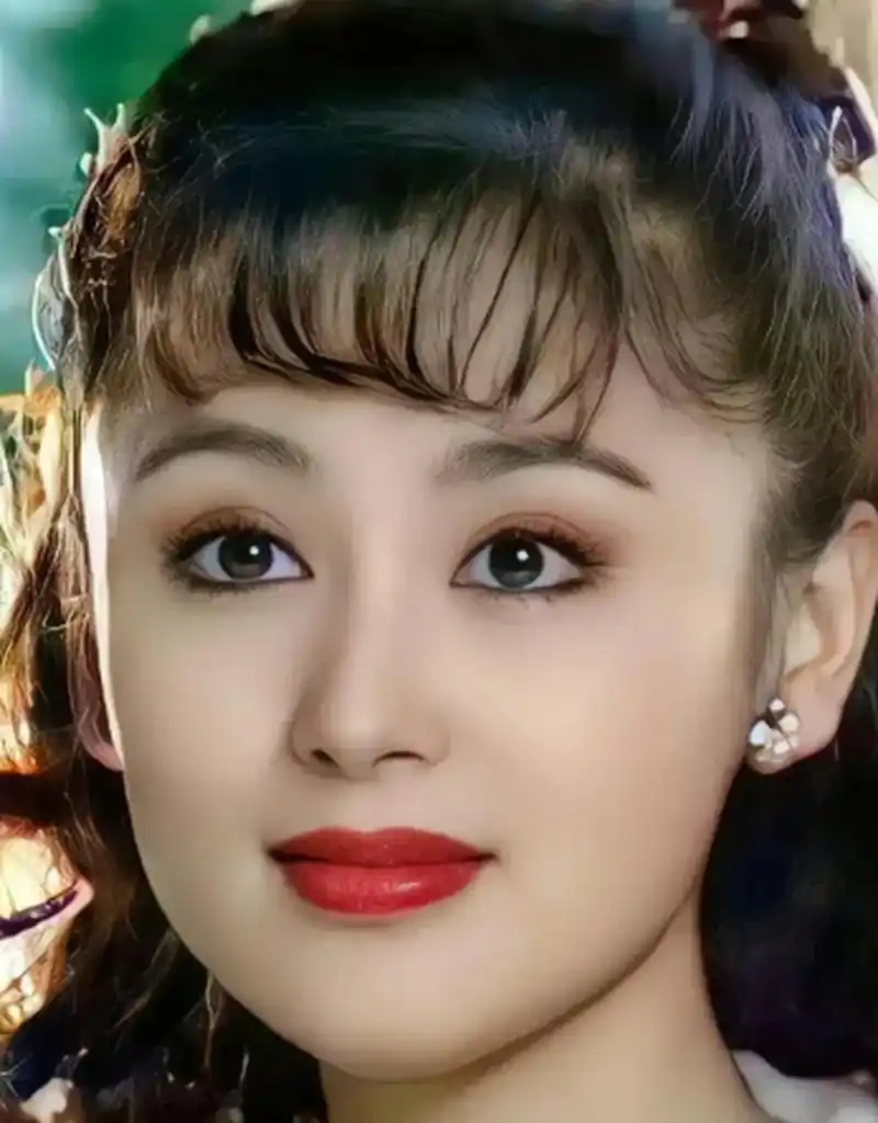 看到陈红以前年轻时候的照片后,突然想感慨一句,娱乐圈真是一代不如一