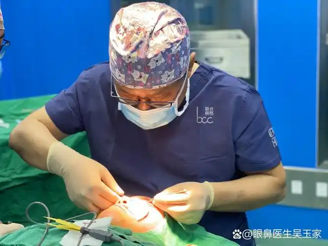 隆鼻手术后的恢复时间因个人差异和手术方法而有所不同