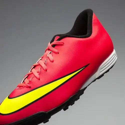 详细介绍nike各系列足球鞋,帮你了解钩子足球鞋庞大家族!第一站:刺客!