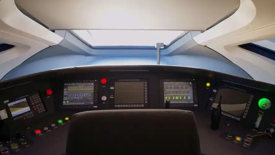 其它 近观五彩巨龙 写美篇  总的来说复兴号相比和谐号在舒适度上有了