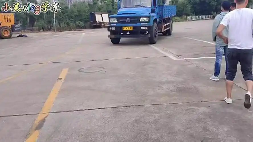b2驾照科目二项目之一,压饼来了,比倒车入库简单多了,一遍过关