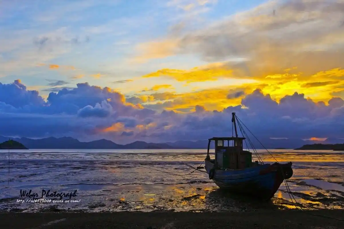 檀头山岛是一个可爱的渔岛,民风淳朴,环境恬静.位于象山县石浦镇.