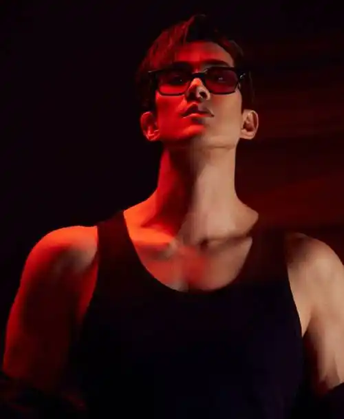 穿背心大秀八块腹肌,堪称行走的荷尔蒙_写真_肌肉_风格