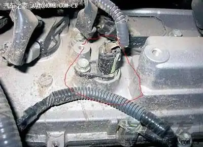 宝来16ea111曲轴位置传感器的位置在哪儿求解