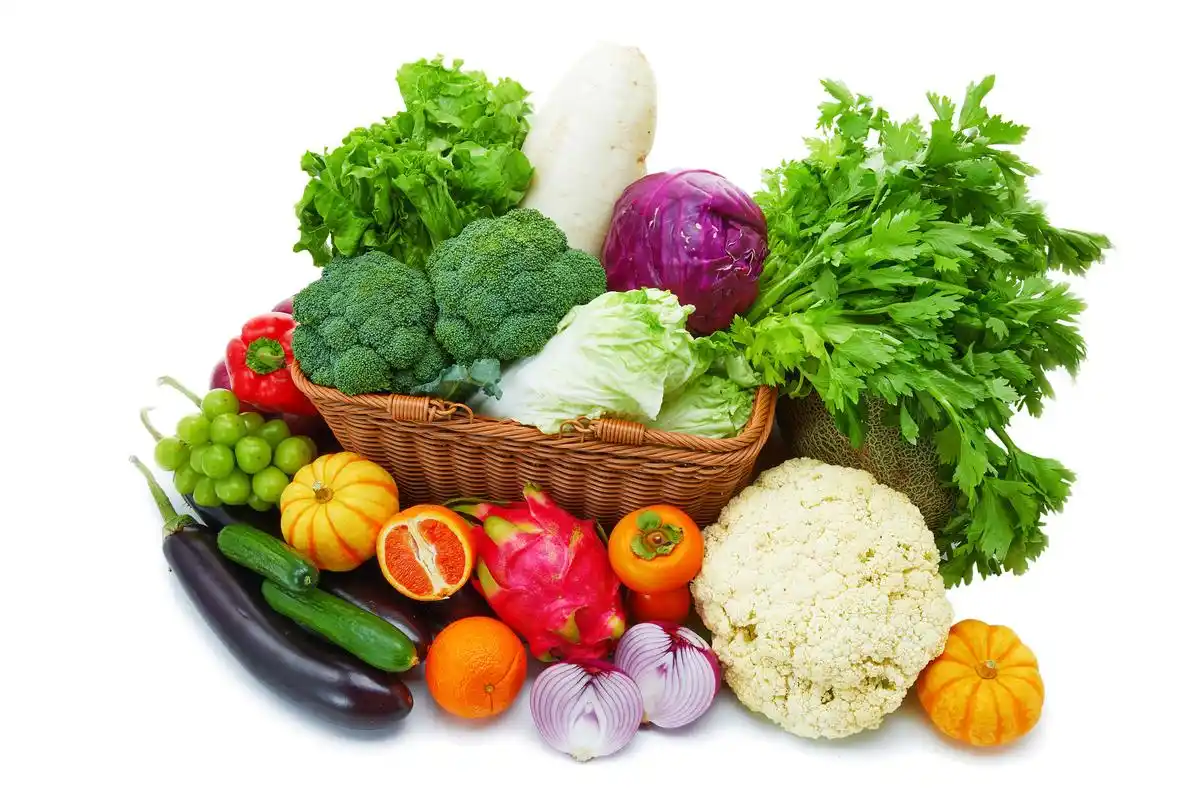 白底竹篮果蔬组合蔬菜水果橙子