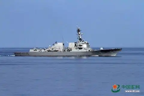 4月29号下午15时左右,兰州舰航行途中与美军太平洋舰队的航母编队相遇