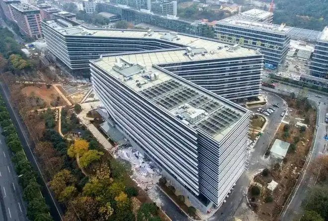 雷军在武汉光谷造了个光box中国企业总部的建筑竞赛