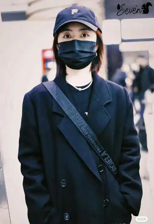 谭松韵最新机场私服穿搭_网易订阅