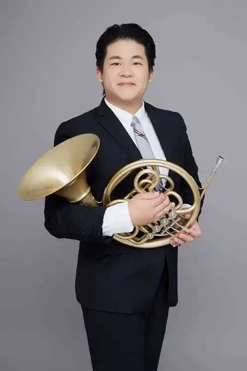 曾韵,圆号演奏家zeng yun, french horn著名俄罗斯指挥家瓦列里·捷杰