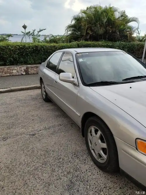 海外入手95年本田雅阁204at