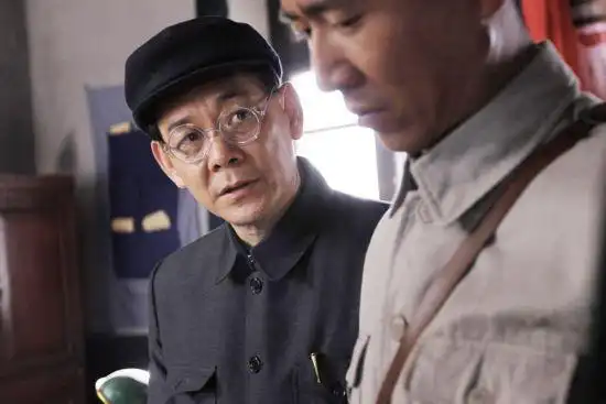 《夺粮剿匪记》热播 李光复角色老辣具传奇色彩