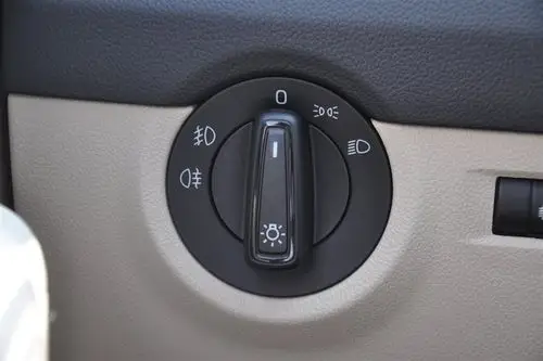 4tsi 手自一体逸俊版大灯开关汽车图片-汽车图片大全】-易车网
