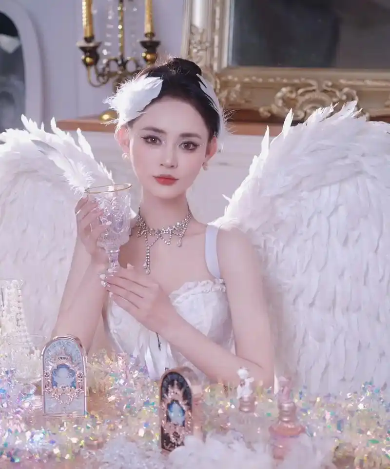 花知晓新品小天使礼盒迷晕我.花知晓铁粉申请出战 👩🏻‍� -