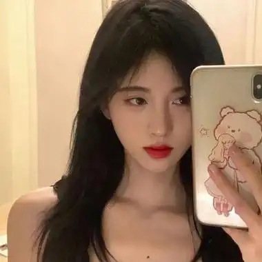 导读:一组颜值很高又很浪漫的女生气质头像分享给大家,这组头像特别