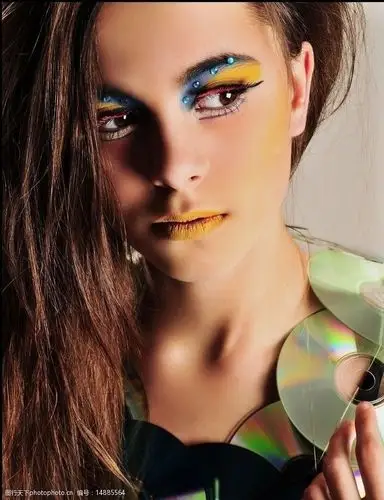 欧美梦幻彩妆世界媚眼娇娃图片