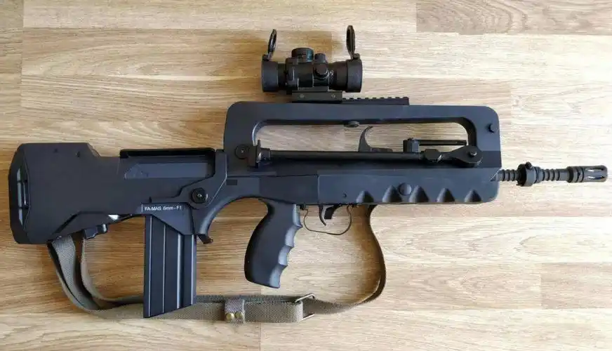 "法国外籍军团"的20种轻武器,配置与正规法军相同