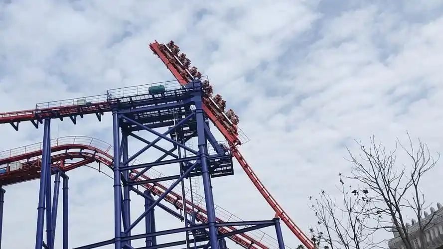 苏州乐园过山车