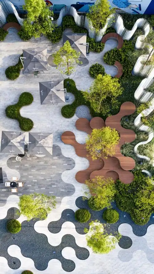 圆形要素的设计系统地实现了景观的灵活性以及各元素统一性之间的平衡