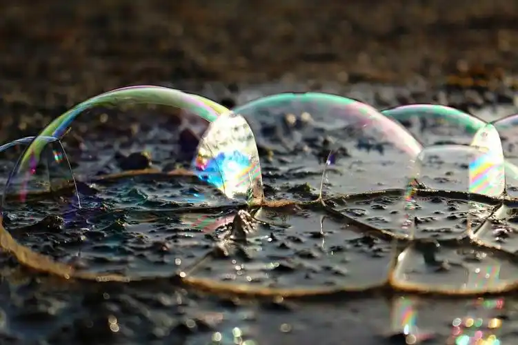 blow,water,puddle,soap bubbles,air bubbles,blubber,water bubbles