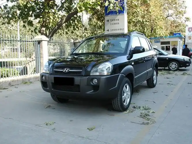 北京现代途胜 优点:有高级感 怀念指数:★★★★ 现代途胜这款车型在