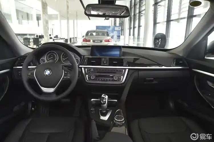 【宝马3系gt2015款320i 设计套装型内饰全景正拍汽车图片-汽车图片