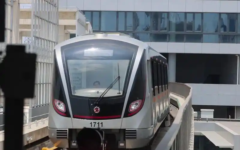 【地铁战术穿楼】上海地铁17号线(17a01)型列车 徐泾北城站进站(高清