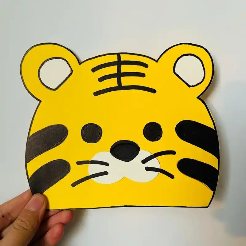 2022元旦虎年幼儿园环创老虎手工制作