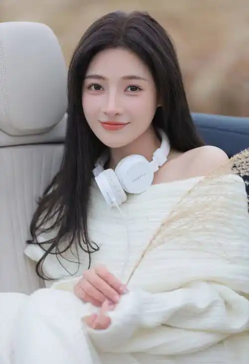 王小小一字露肩白色连衣裙性感写真_照片_气质_想法