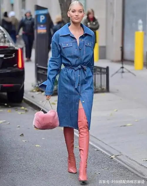 藏蓝色风衣怎么搭配衣服,裤子和鞋子?