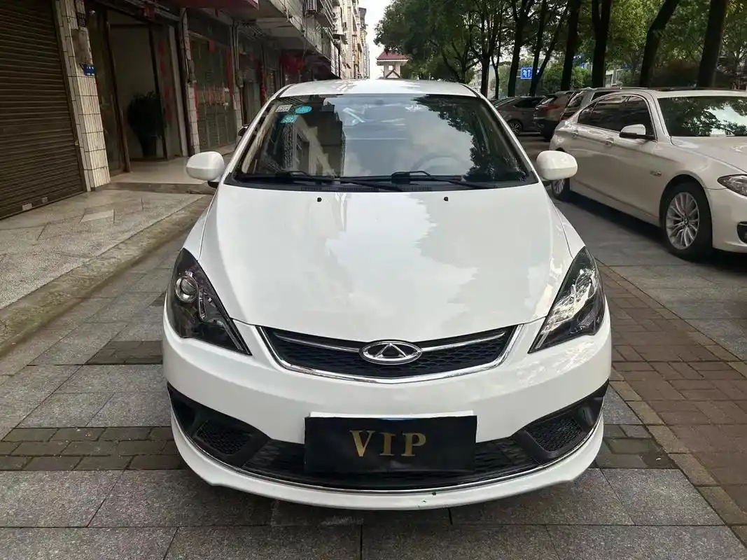 奇瑞风云2两箱 2015年12月上牌 1.5l手动 本地一手户