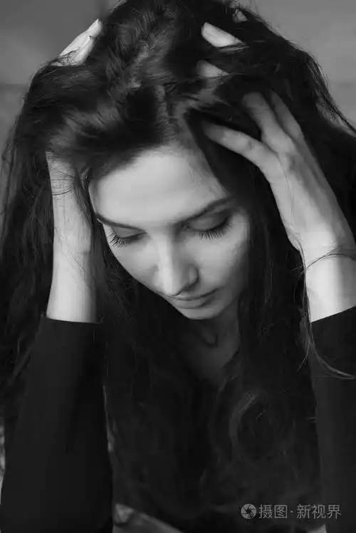 抑郁症的妇女肖像