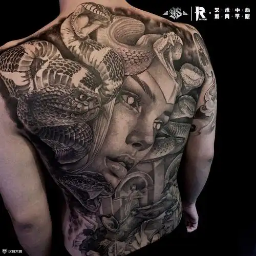 美杜莎背部纹身图案大全 - 纹身大咖