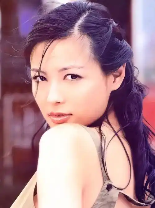 吴宗宪对她还是十分放不下的,还试图把陈孝萱给哄回来,可她不吃这一套