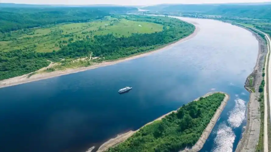 两极穿越界江寻龙走进黑龙江乌苏里江大型文化融媒直播扬帆启航