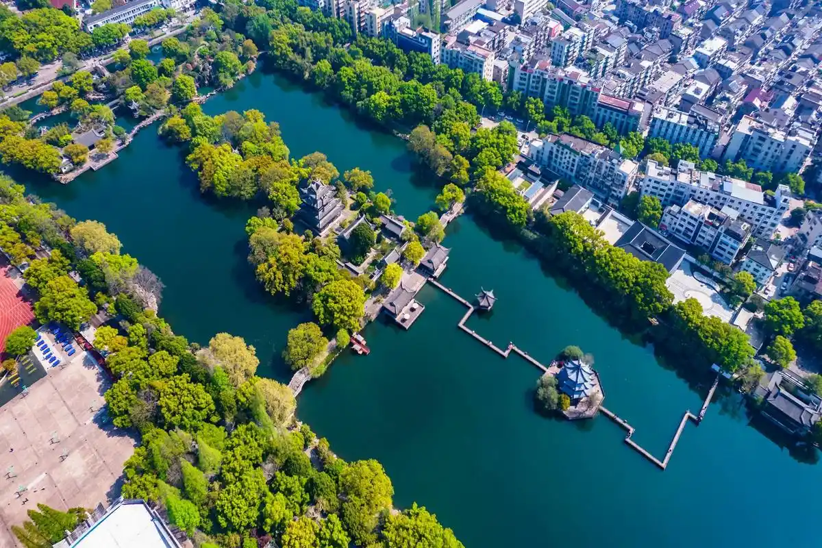 想要打卡央视跨年晚会必去的充满江南风情的浙江临海东湖公园? - 联途