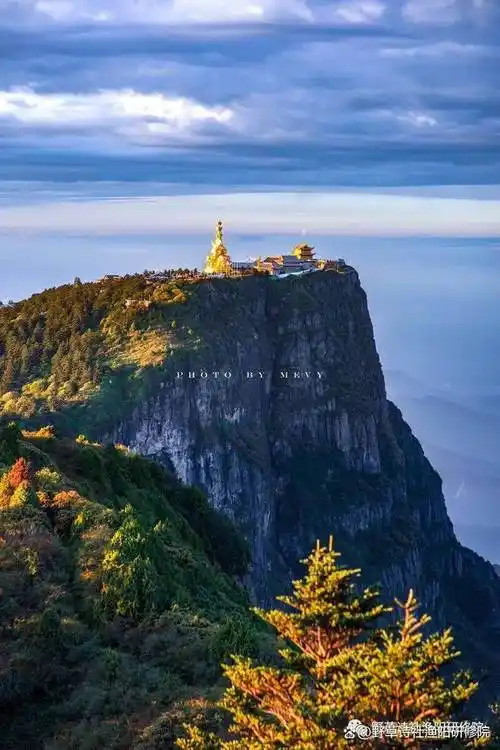 (渔阳)大美堪纵笔,我辈不容辞,渔阳的诗家在这期歌咏十大名山之"峨眉