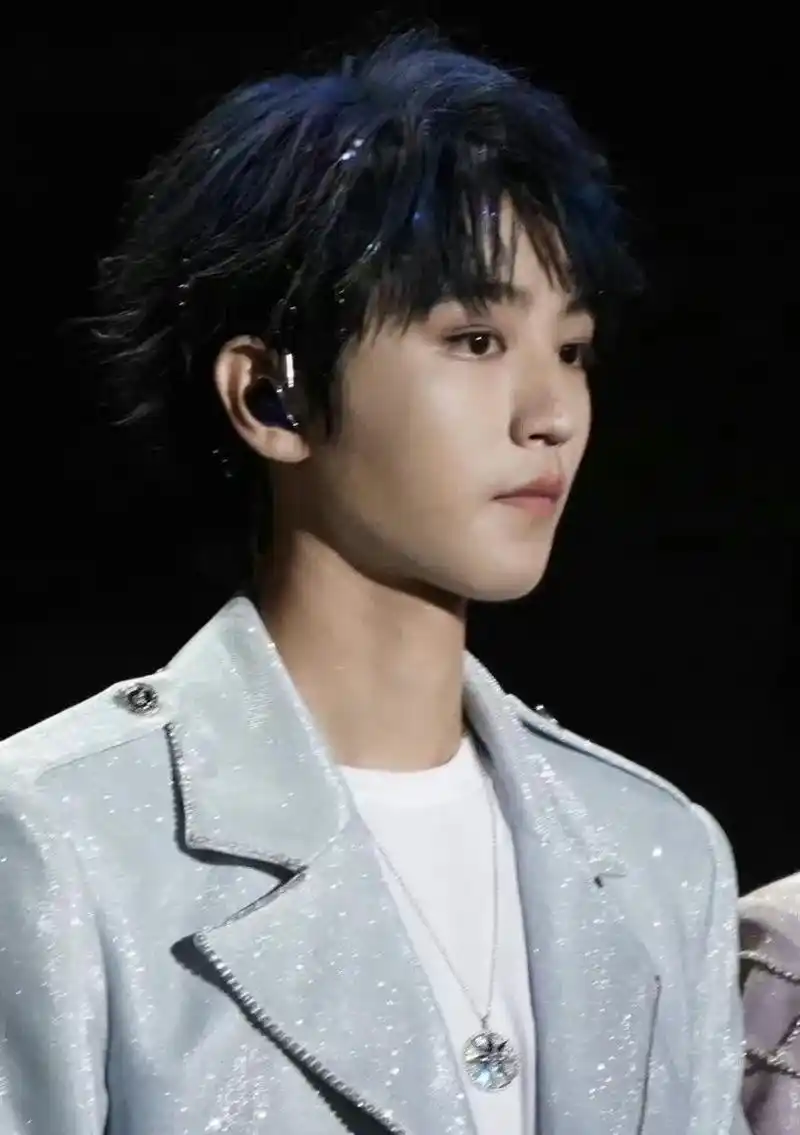 tfboys十年之约 #王俊凯王源易烊千玺演唱会生图# t - 抖音