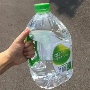 屈臣氏蒸馏水4.5l1桶大瓶装 推荐 美容湿敷蒸脸水疗喷雾补水加湿器