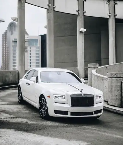 纯白色的劳斯莱斯真好看