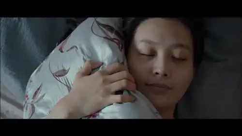 电影简介:枕妖自从跟男友阮浩康分手后,无论每晚吃多少粒安眠药