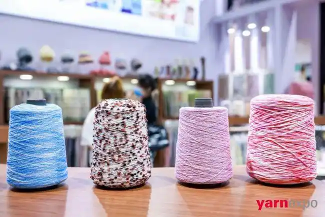 广东蓝美一直致力于花式纱线的研发,展会现场展示了各色自主研发的