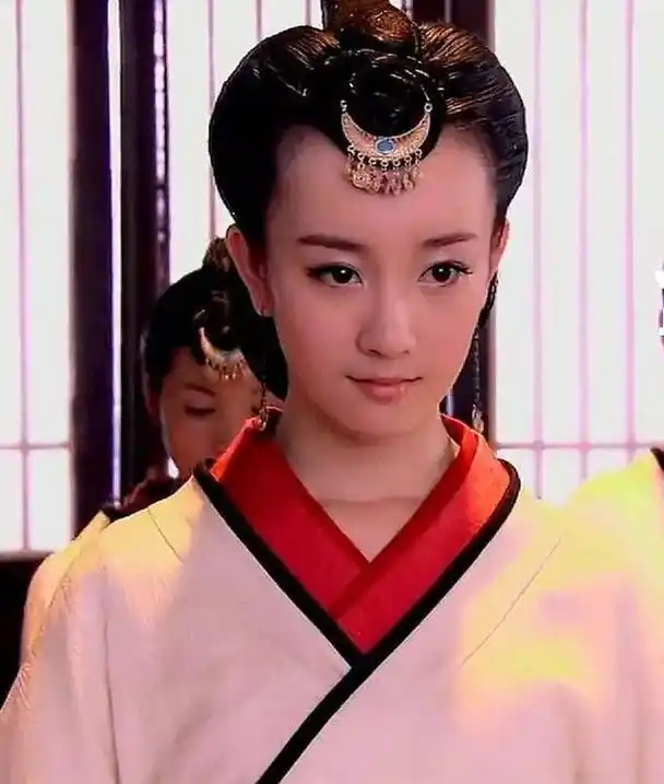 张檬饰演卫子夫邓莎饰演栗妙人戚薇饰演馆陶公主苏青饰演张嫣孙菲菲