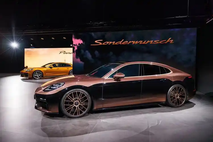 保时捷panamera自2009年问世起,便以极致运动性能与行政级豪华的深度