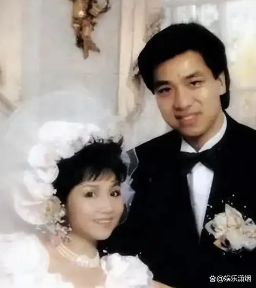 歌手张德兰26岁为爱隐退43岁转行学医嫁人34年无儿无女