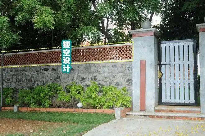 业主就是故意的,院子砌围墙,上面留一半镂空设计,好处只多不少|砖墙